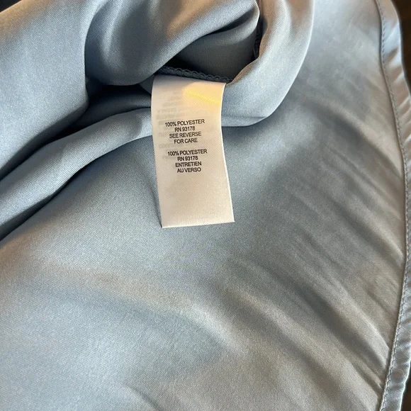 NWT Tahari silky blue polyester long sleeve blouse - Picture 4 of 4